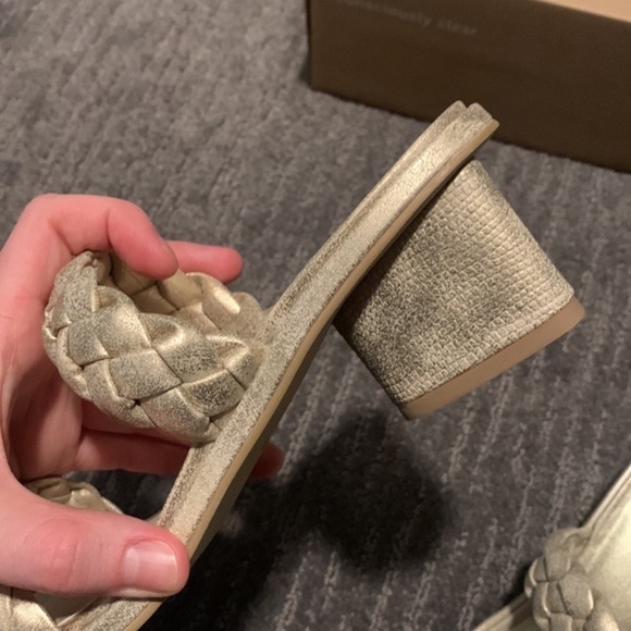 Dolce Vita NEW Ronin Light Gold Braided Sandal - Picture 5 of 7